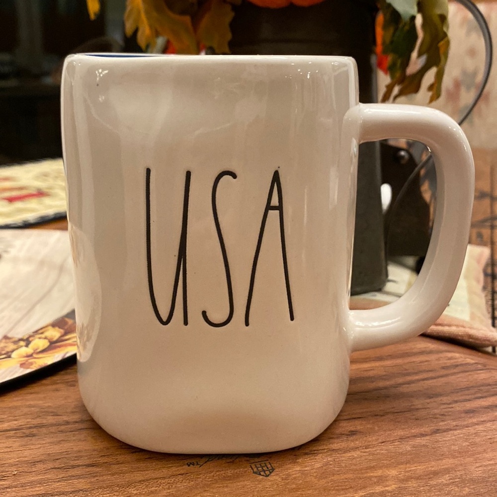 Brand new RAE DUNN USA Mug